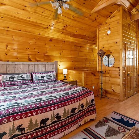 Permanent Vacation-Private Honeymoon Cabin With Hot Tub Sevierville Kültér fotó