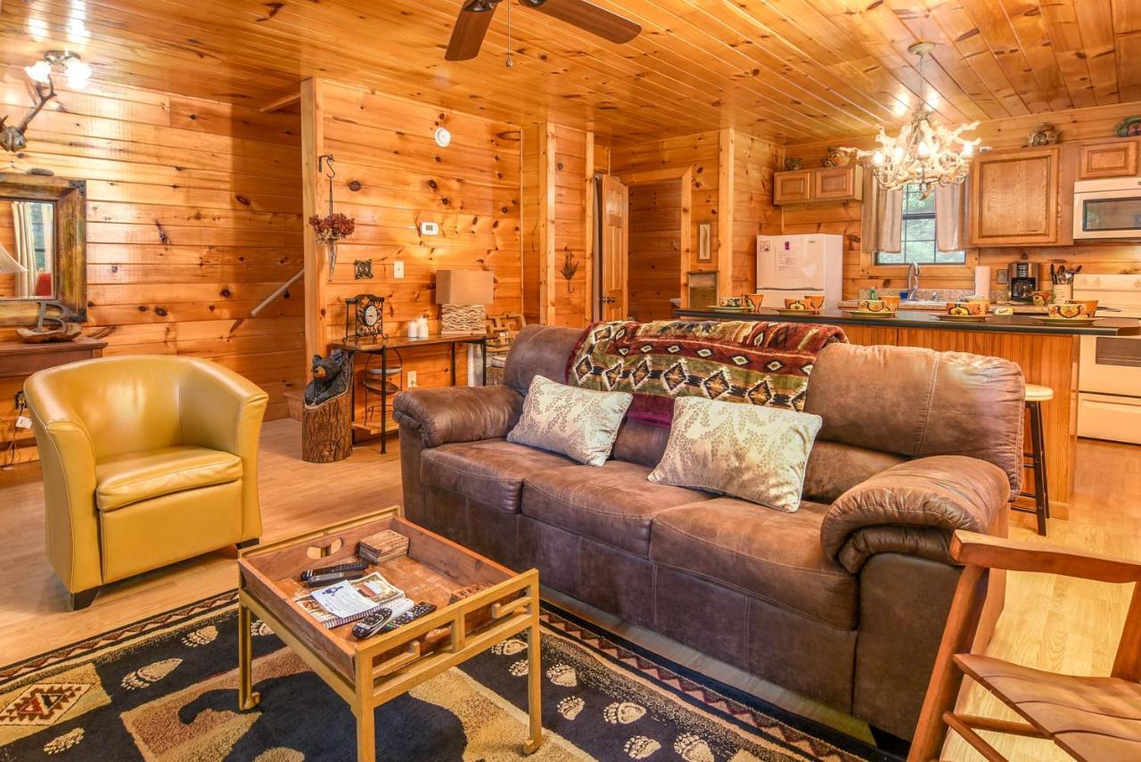 Permanent Vacation-Private Honeymoon Cabin With Hot Tub Sevierville Kültér fotó