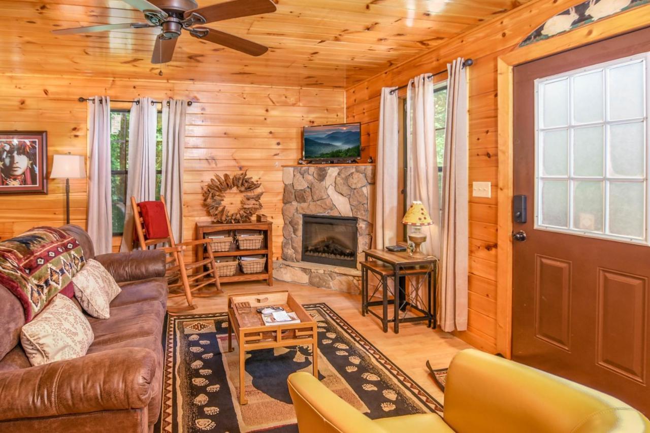 Permanent Vacation-Private Honeymoon Cabin With Hot Tub Sevierville Kültér fotó
