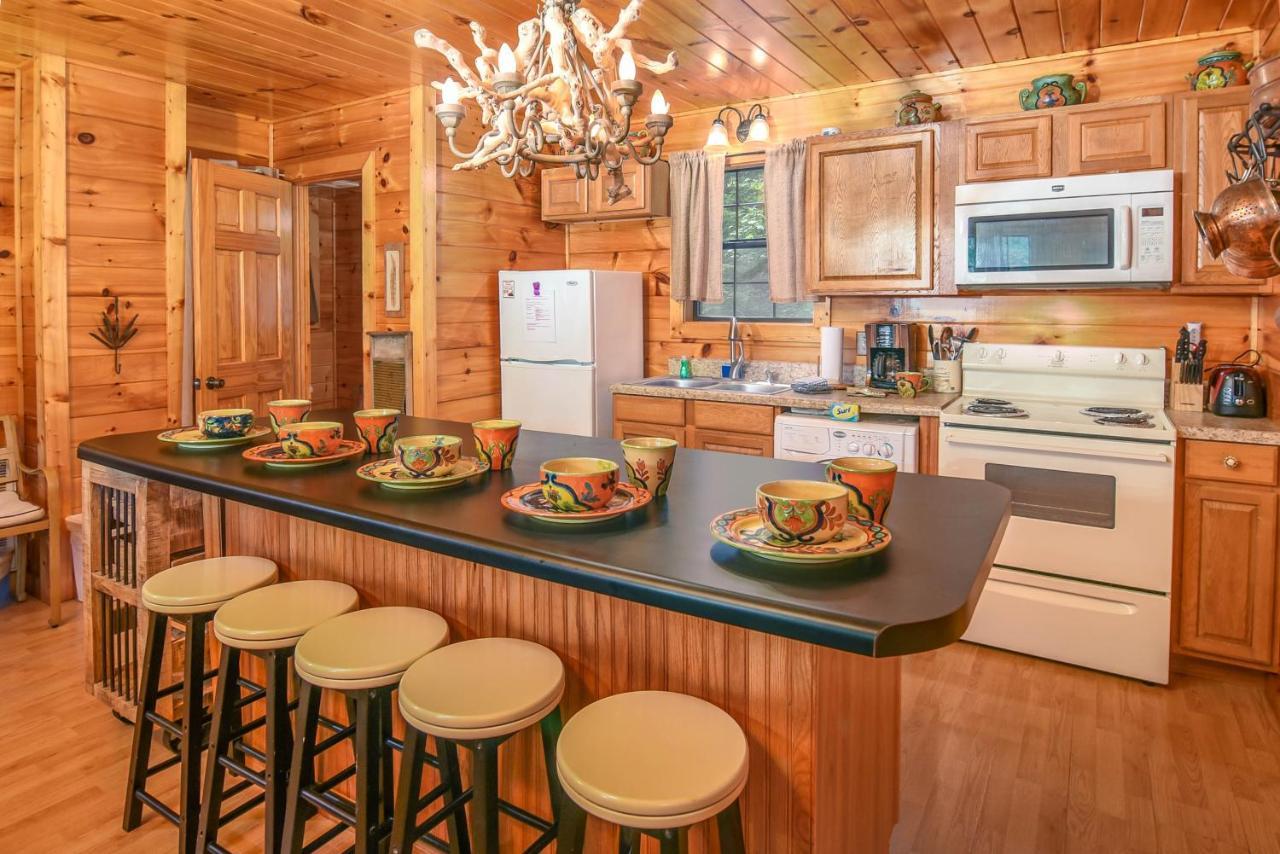 Permanent Vacation-Private Honeymoon Cabin With Hot Tub Sevierville Kültér fotó